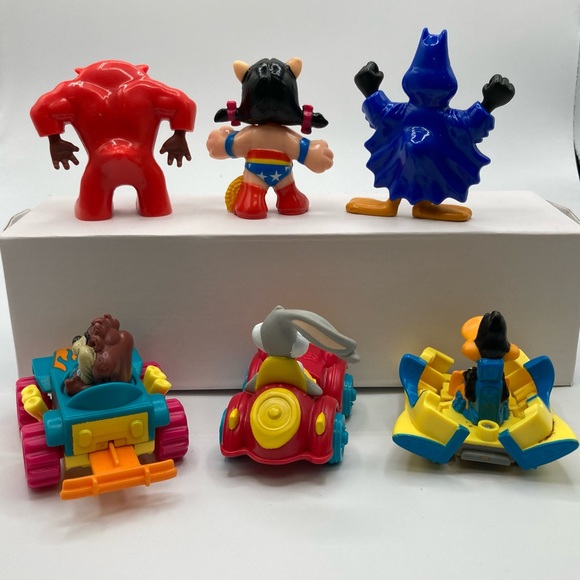 Vintage McDonald’s 1992 Looney Tunes Quack-Up Cars (3) and 1991 Looney Tunes (3) - Picture 2 of 7